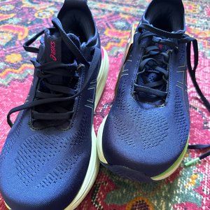 NWT Asics Gel Nimbus Running Shoes